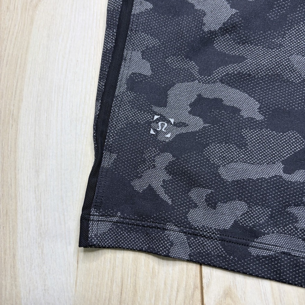lululemon athletica Men's Black Gray Camo Athletic Shorts size large - Picture 9 of 12